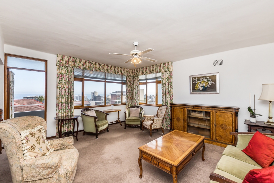 2 Bedroom Property for Sale in Sea Point Western Cape